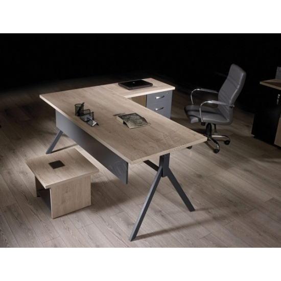 Liya Staff Desk